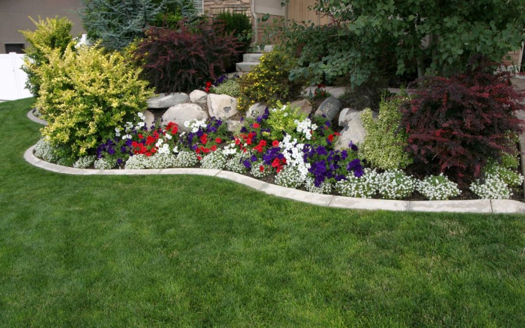 Landscape Bed Maintenance